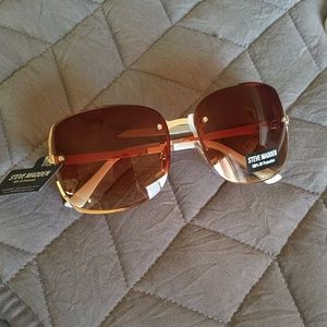 BNWT Steve Madden sunnies